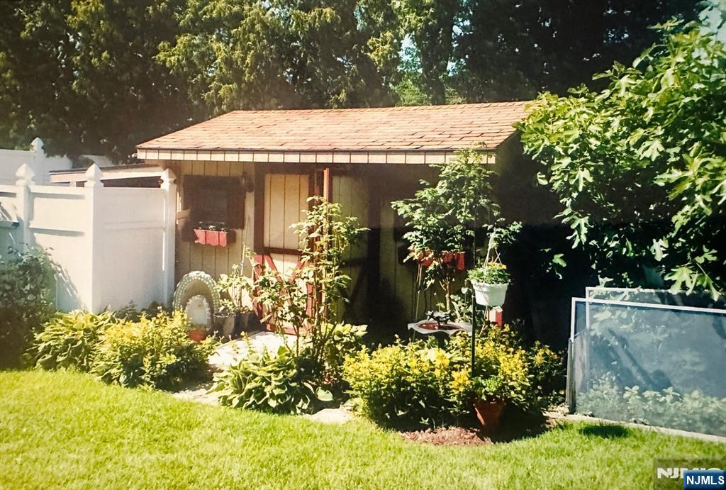 4 Highfield Court
