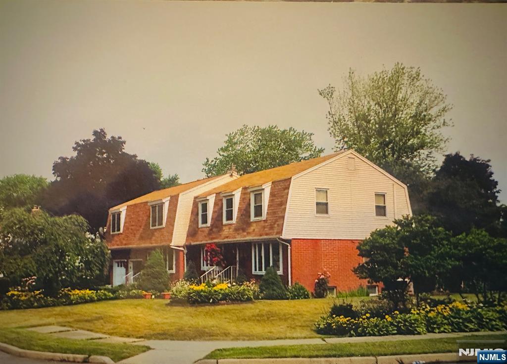 4 Highfield Court