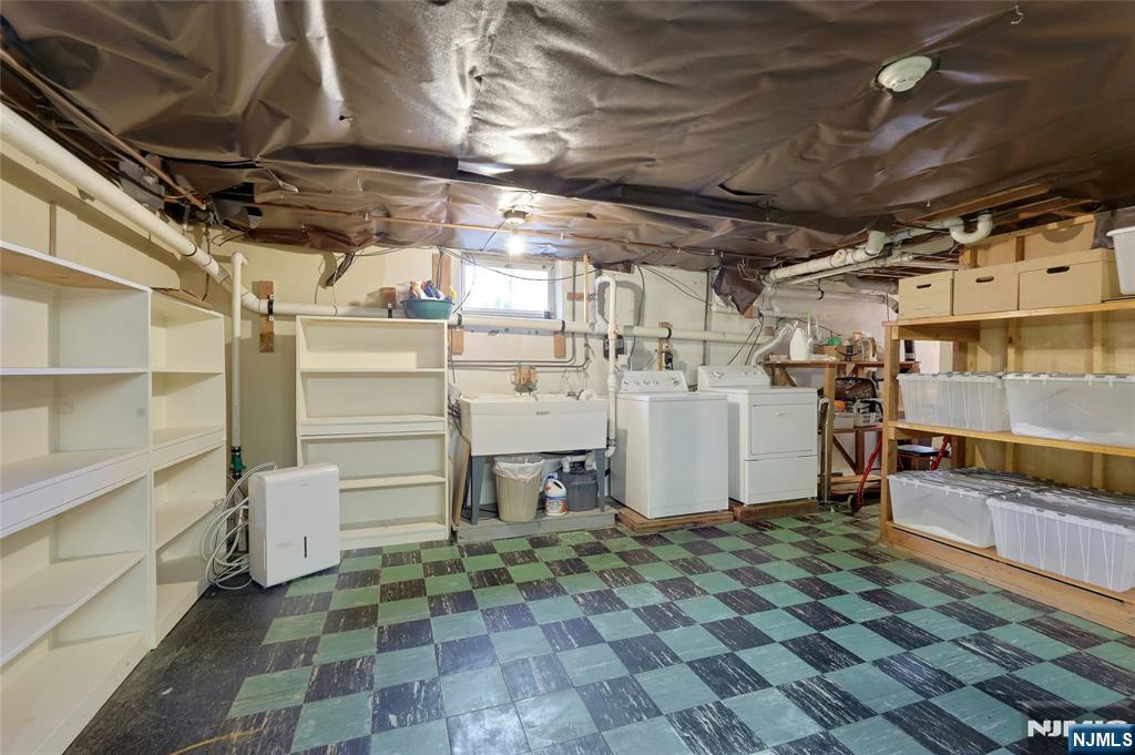 4 Highfield Court