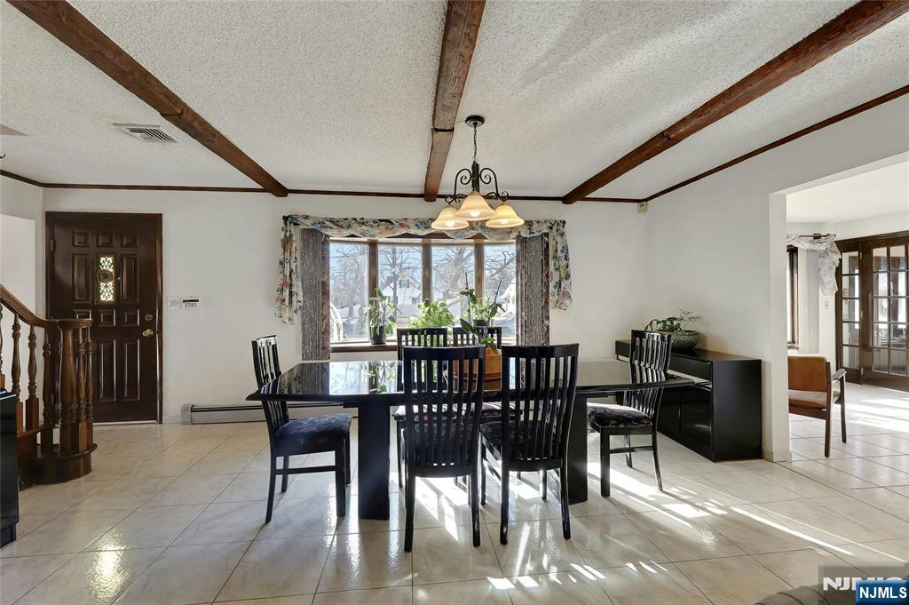 4 Highfield Court