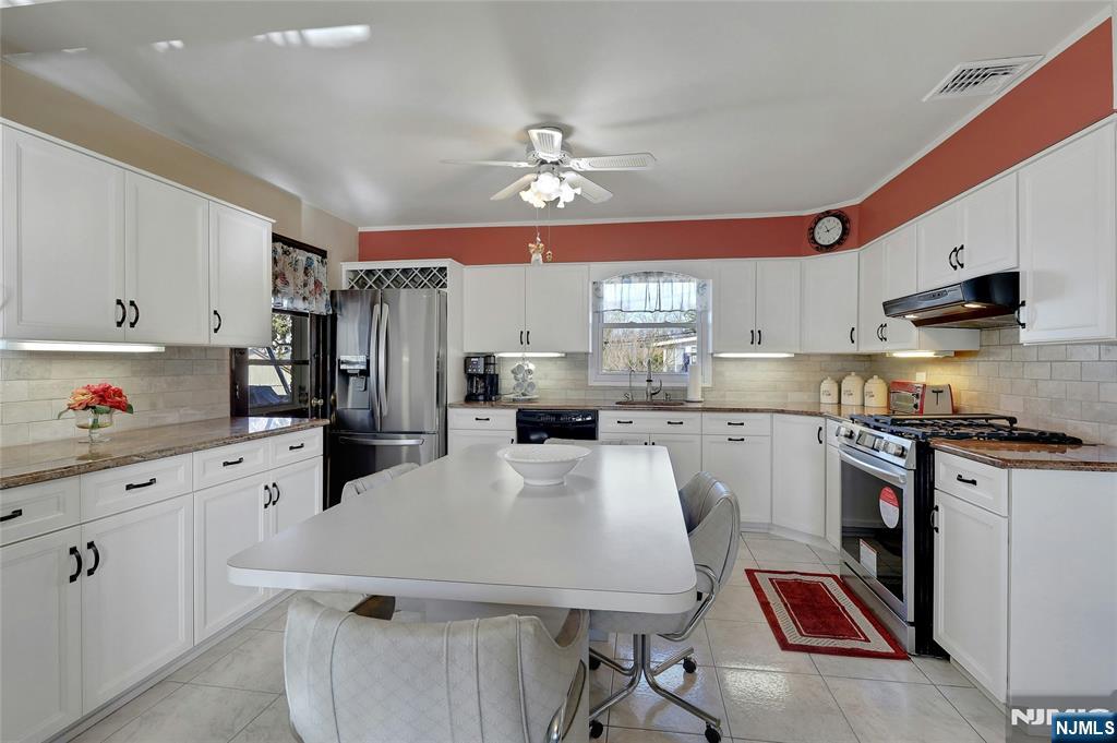 4 Highfield Court