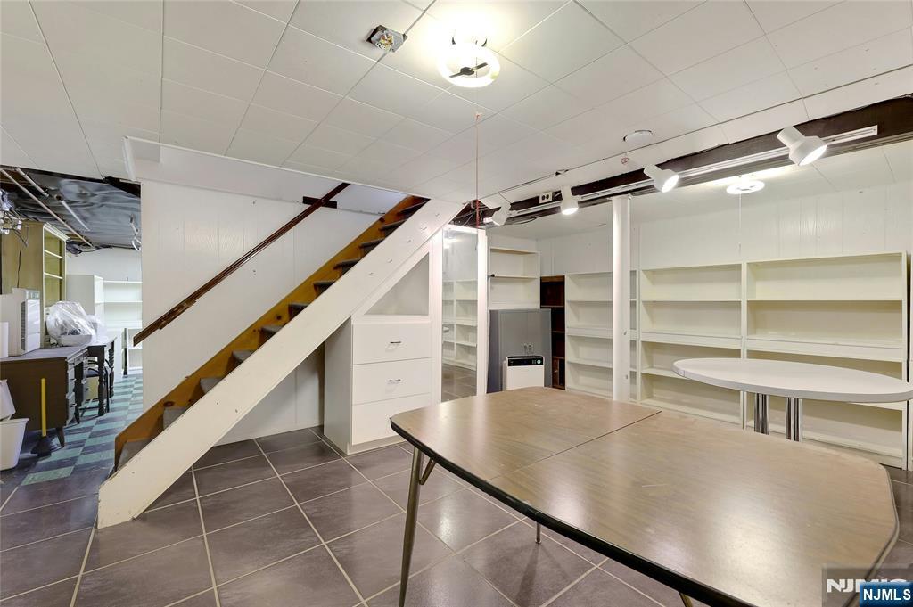 4 Highfield Court