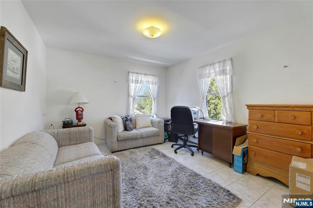 4 Highfield Court