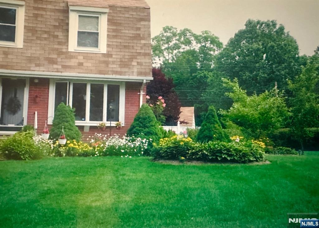 4 Highfield Court