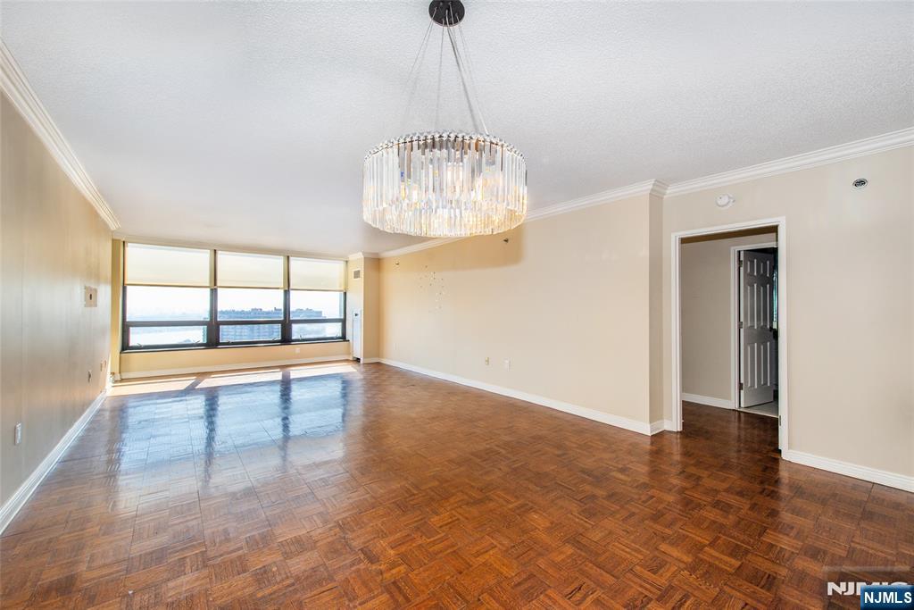 900 Palisade 18N