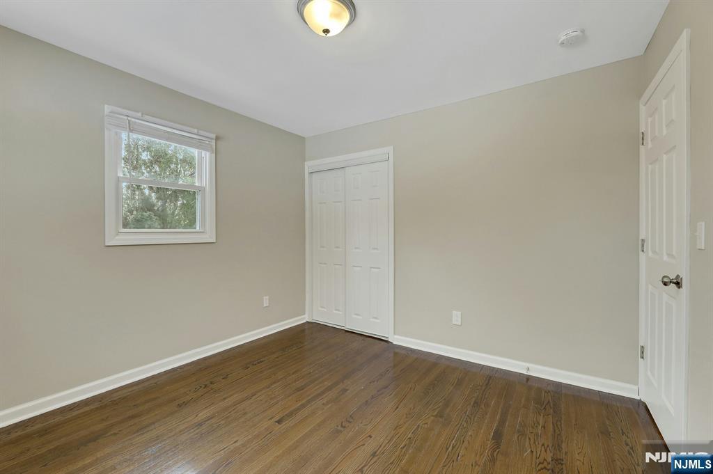 8 Iroquois Avenue