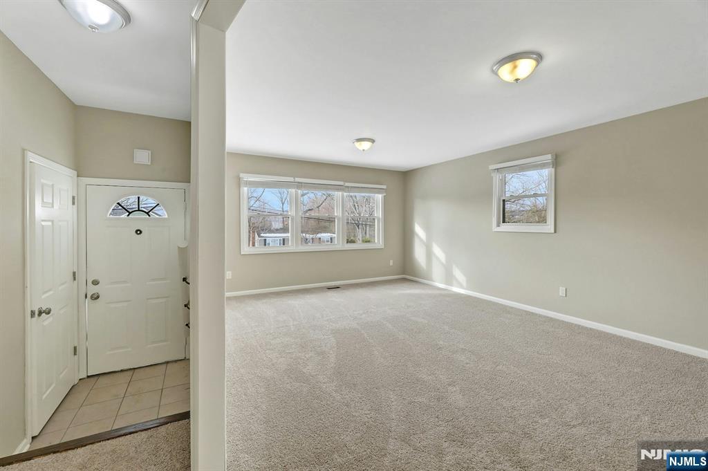 8 Iroquois Avenue