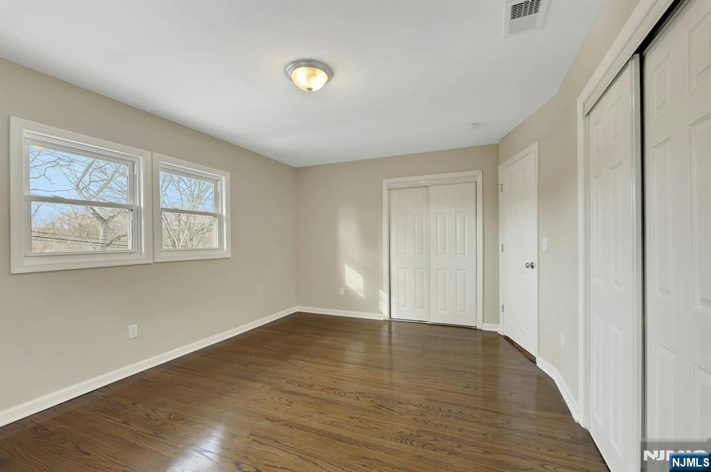 8 Iroquois Avenue