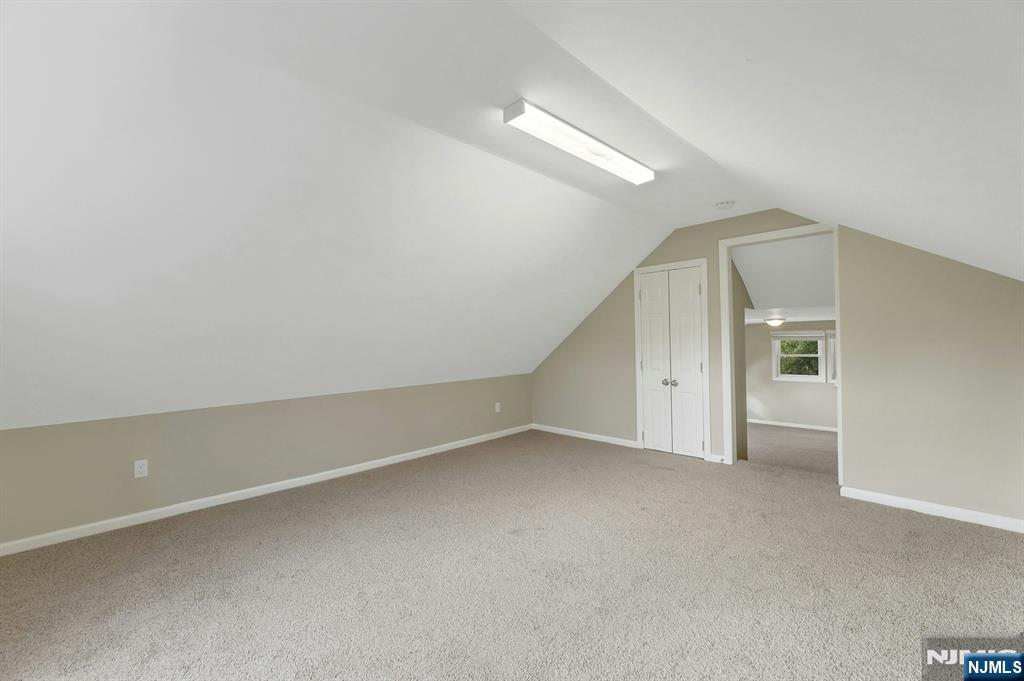 8 Iroquois Avenue