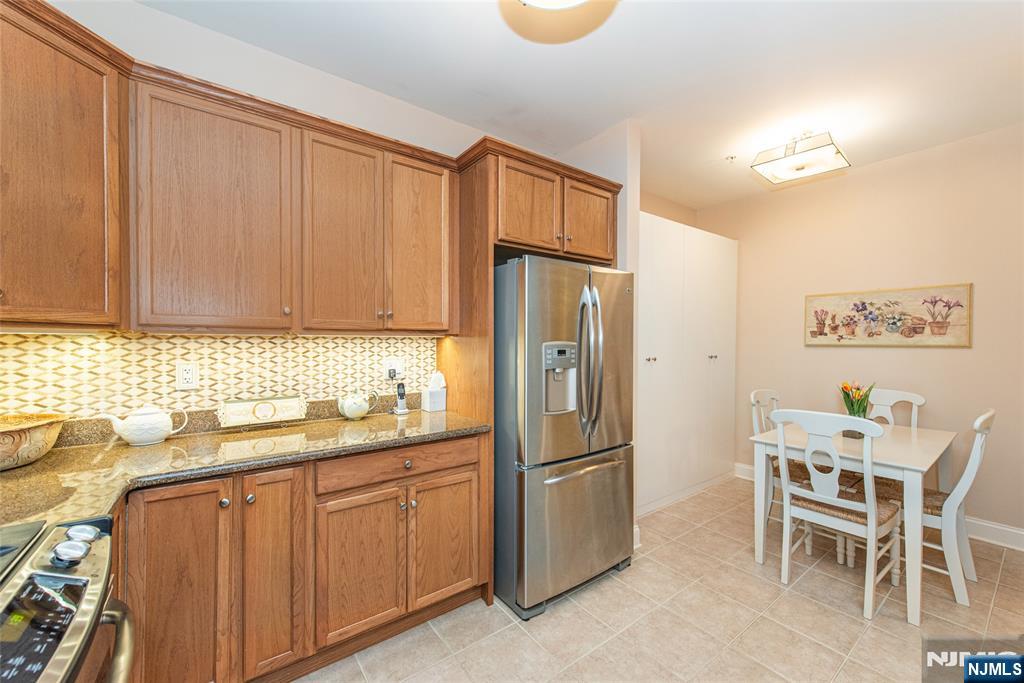 6105 Harcourt
