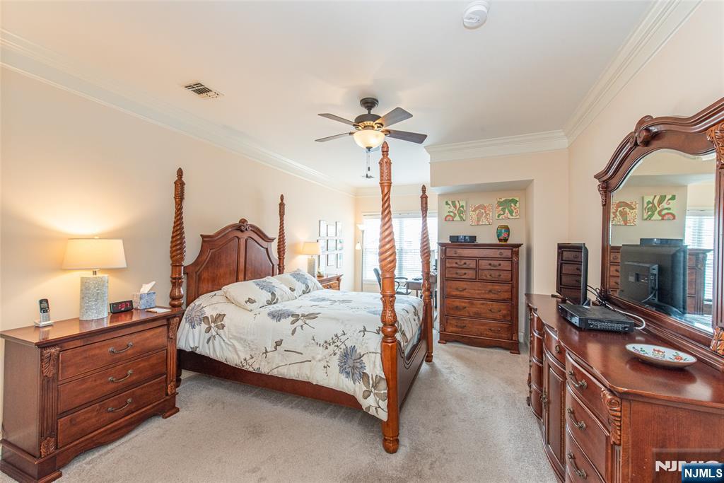 6105 Harcourt