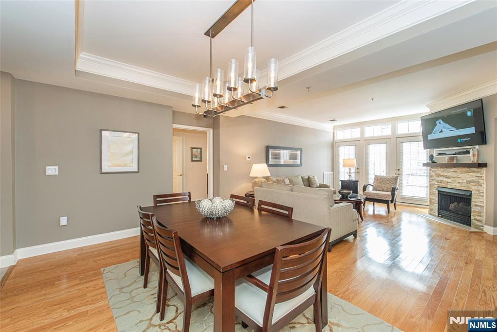6105 Harcourt