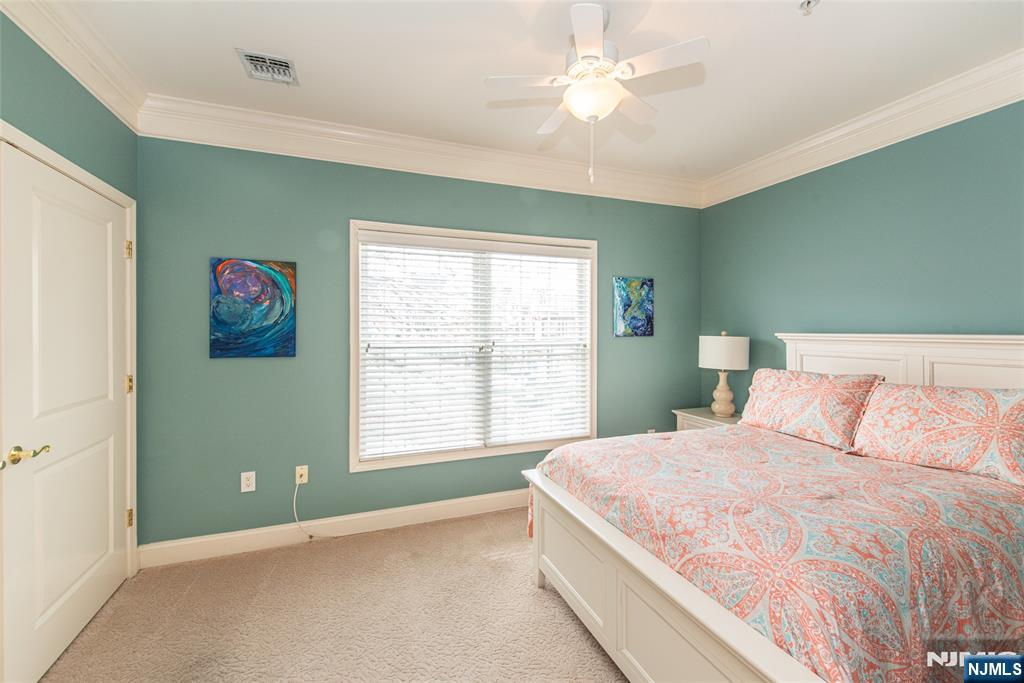 6105 Harcourt
