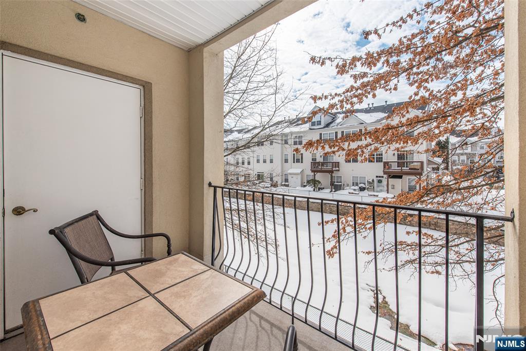 6105 Harcourt