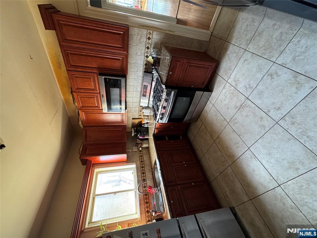 533-535 11th Avenue