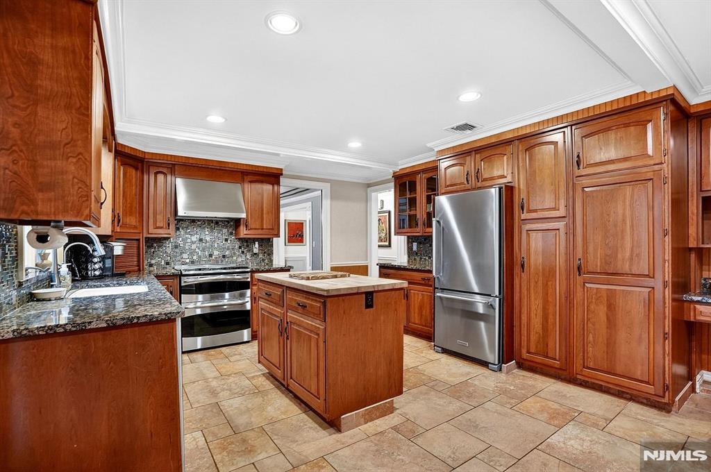 8 Hemlock Lane