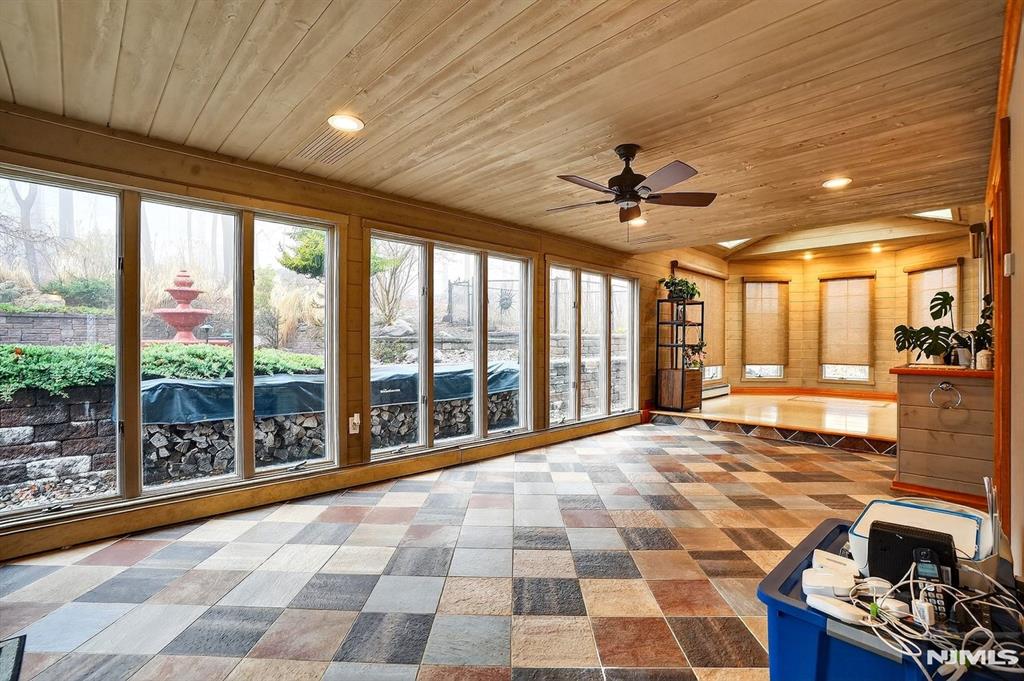 8 Hemlock Lane