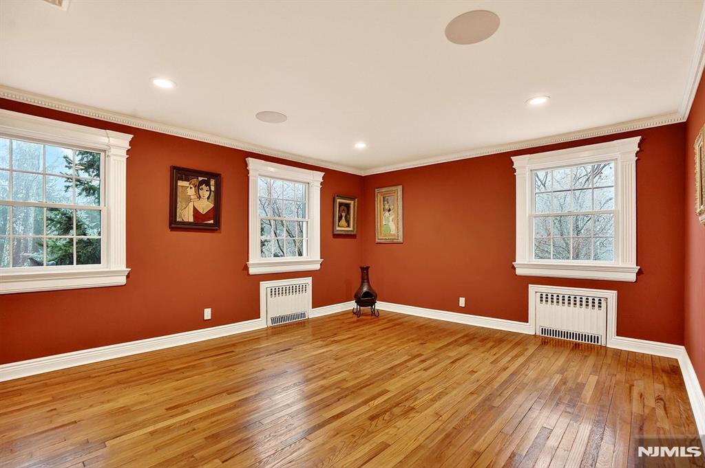 8 Hemlock Lane