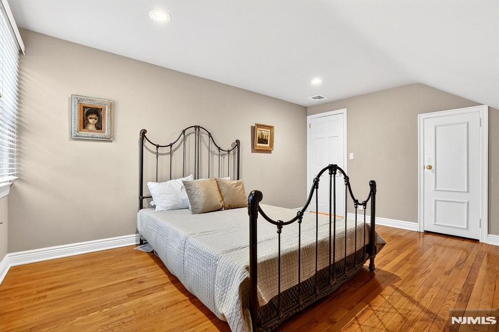 8 Hemlock Lane