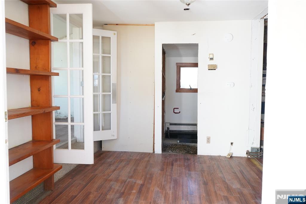 83 Roosevelt Avenue