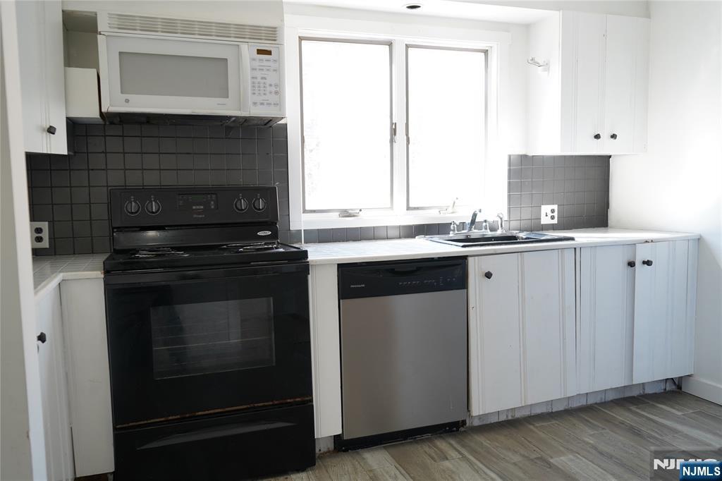 83 Roosevelt Avenue