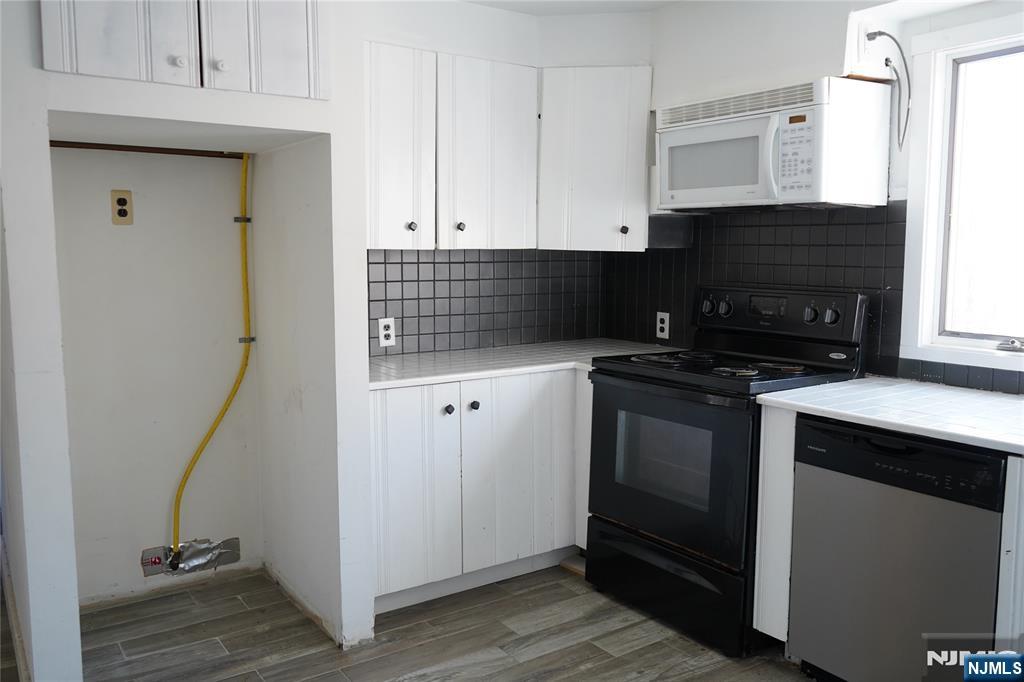 83 Roosevelt Avenue