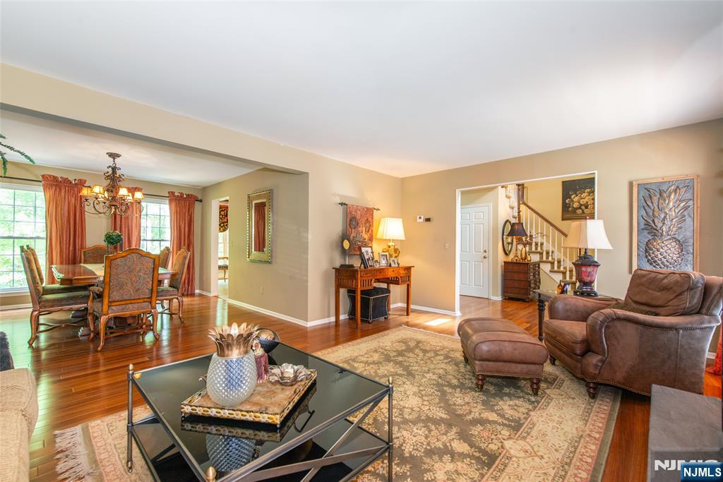 8 Tomahawk Drive