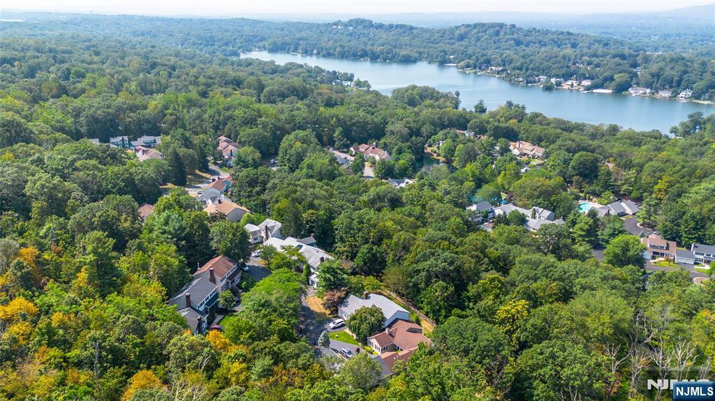 8 Tomahawk Drive
