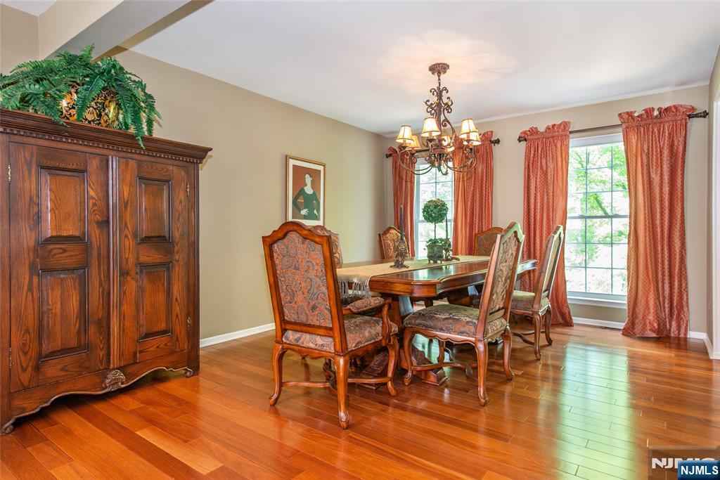 8 Tomahawk Drive