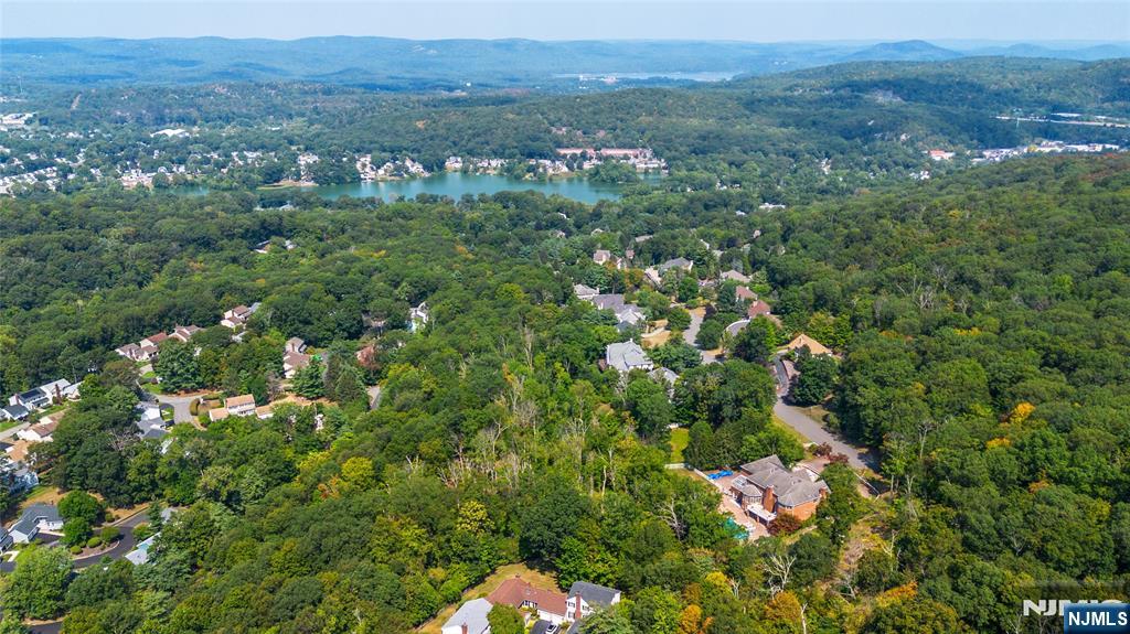 8 Tomahawk Drive