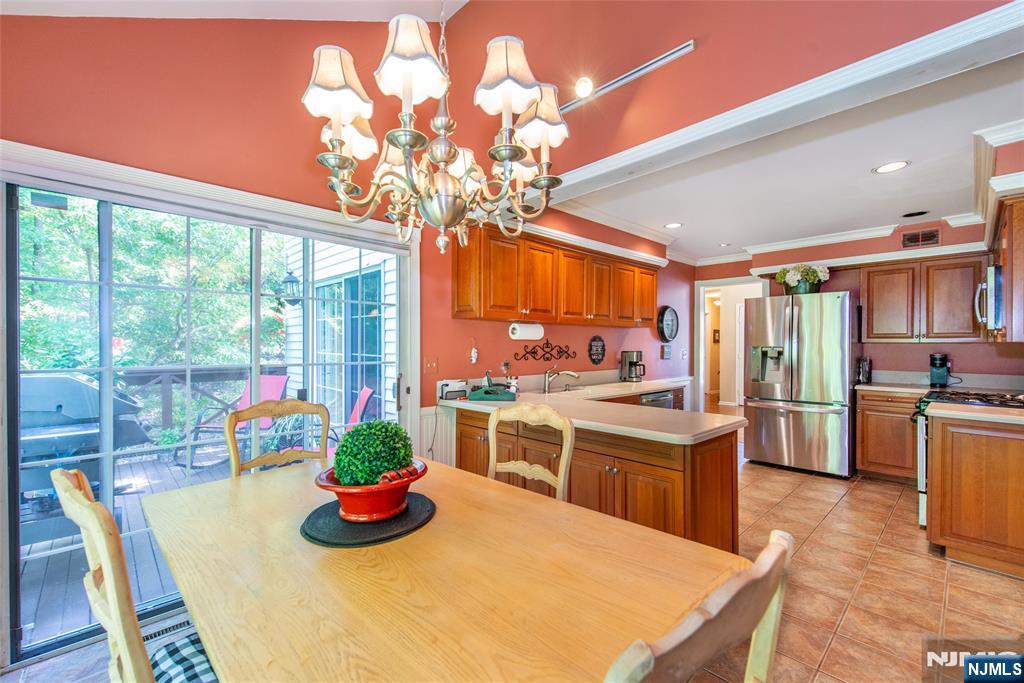 8 Tomahawk Drive