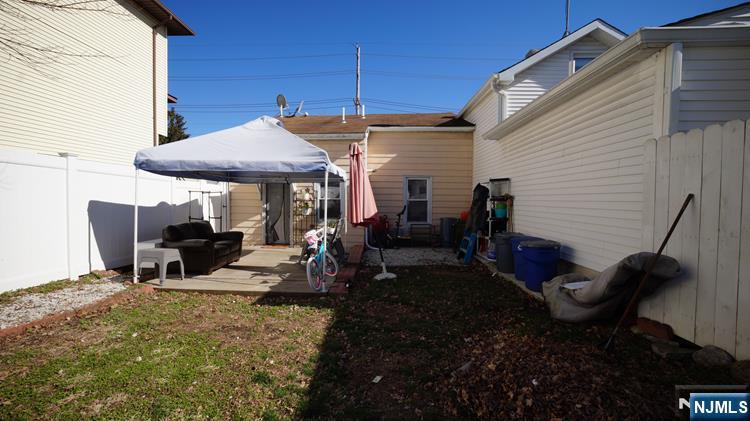 31 Kossuth Street