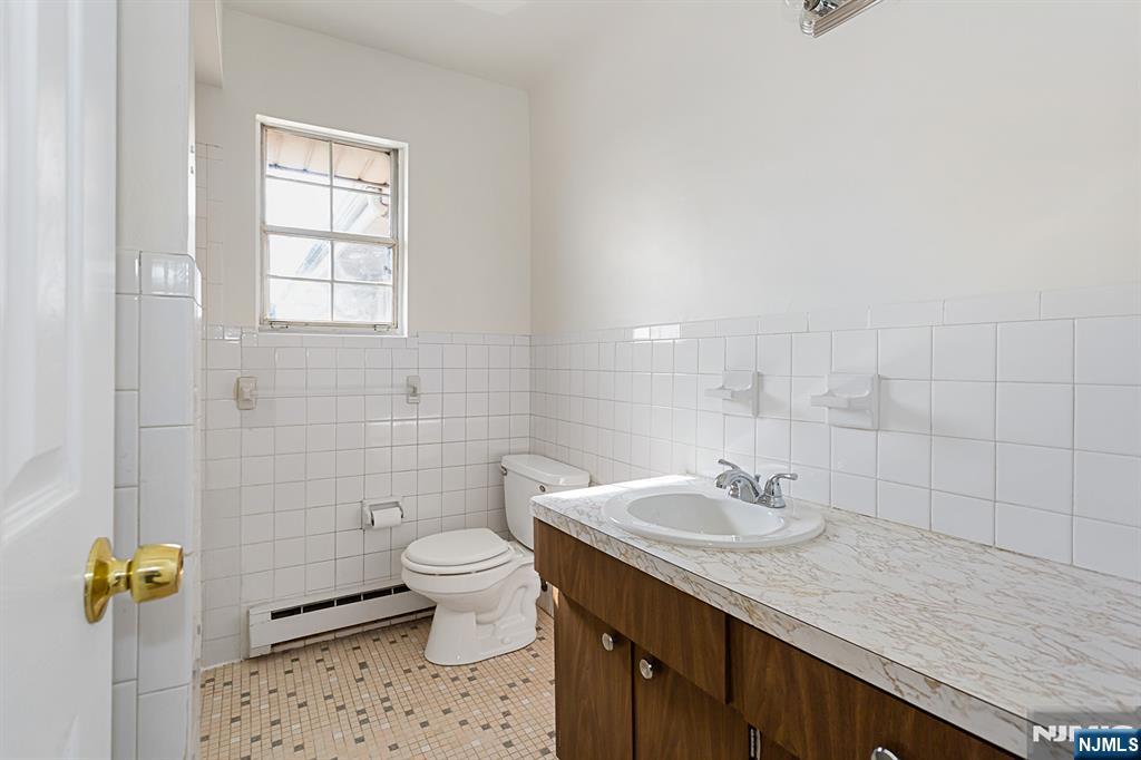 145 Arnot Street 4B