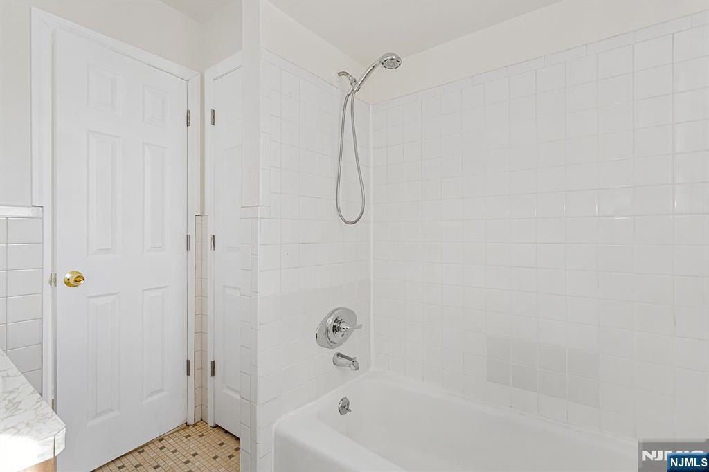145 Arnot Street 4B