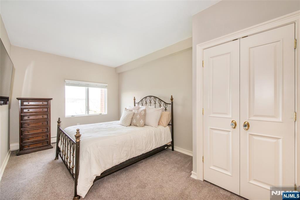 1360 Hamburg Turnpike 402