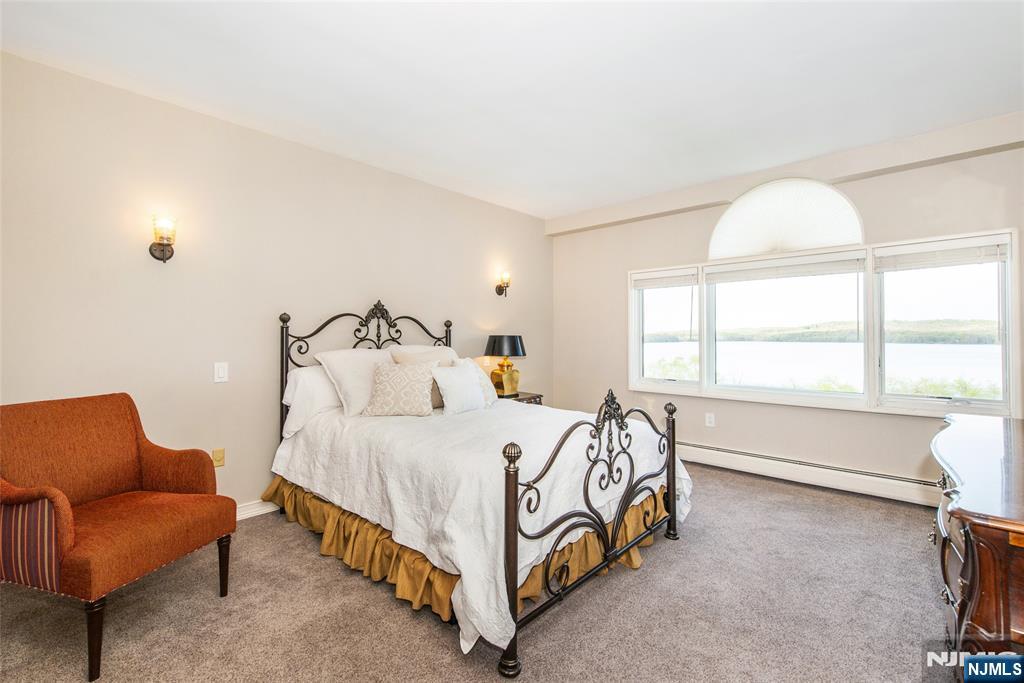 1360 Hamburg Turnpike 402