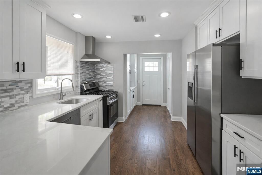 146 Poplar