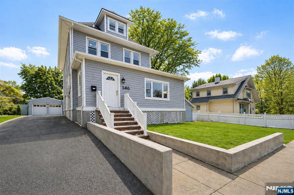 146 Poplar