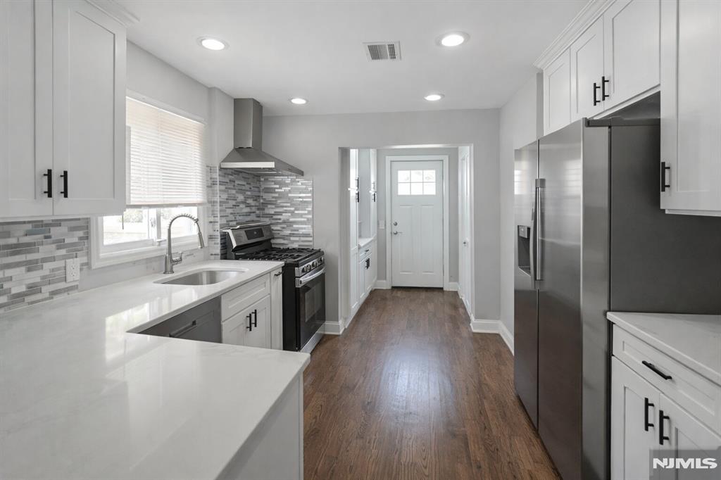 146 Poplar