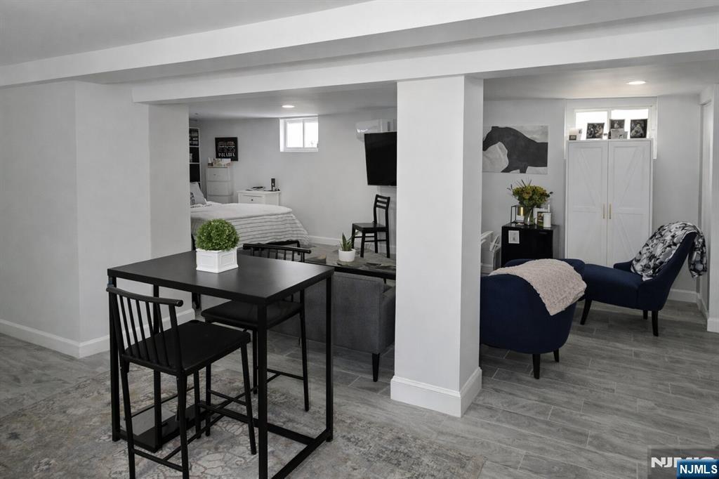 146 Poplar