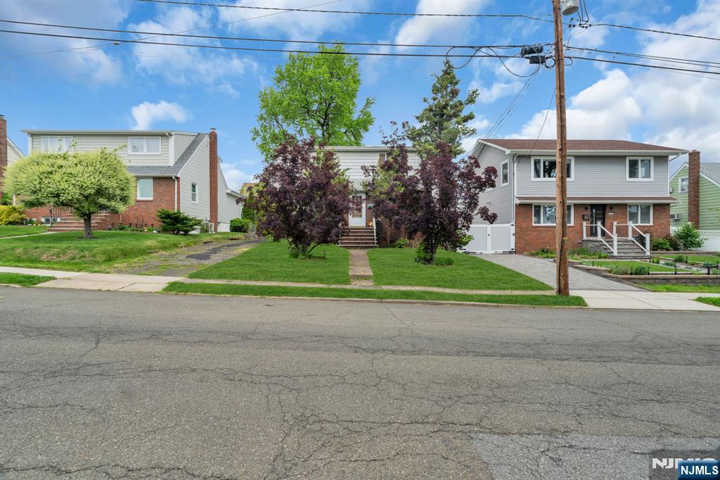 123 Summit Avenue