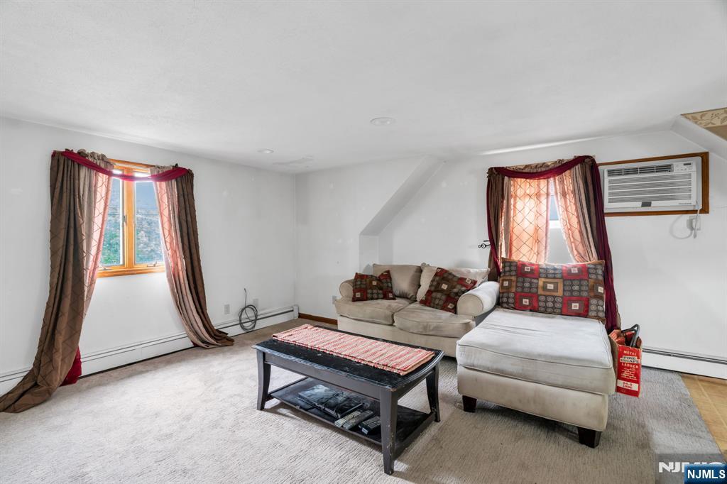 123 Summit Avenue