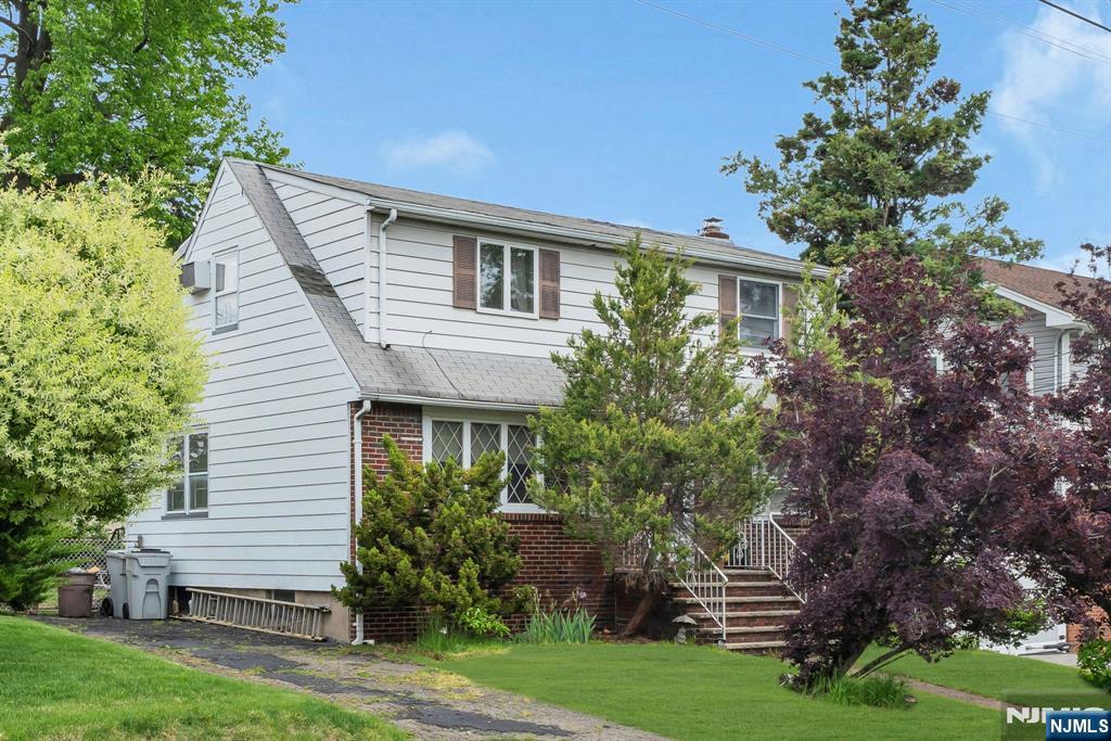 123 Summit Avenue
