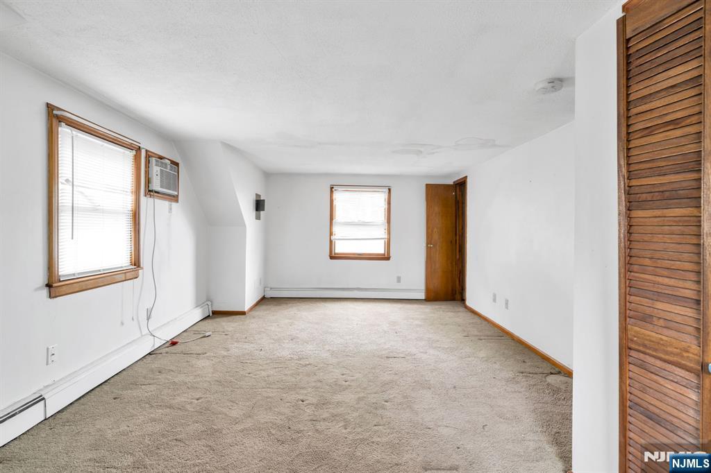 123 Summit Avenue