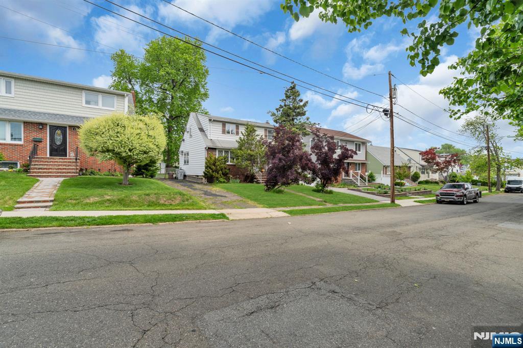 123 Summit Avenue