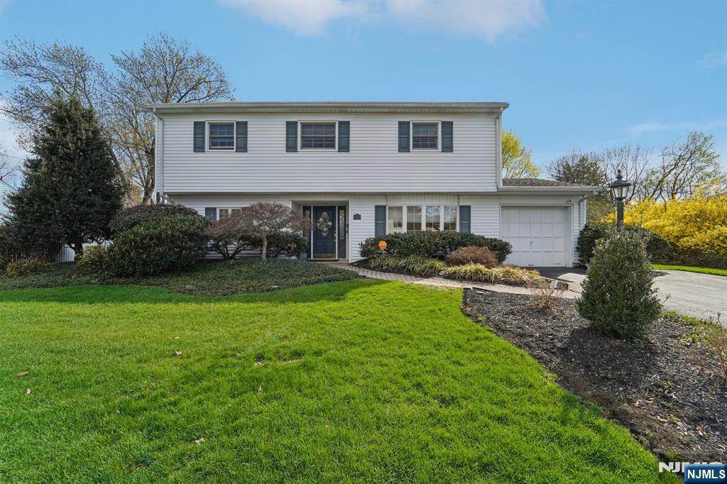 15 Ella Lane