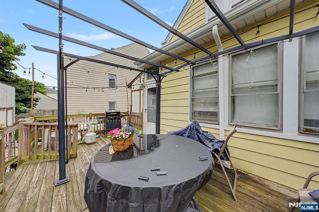 328 Hobart Avenue