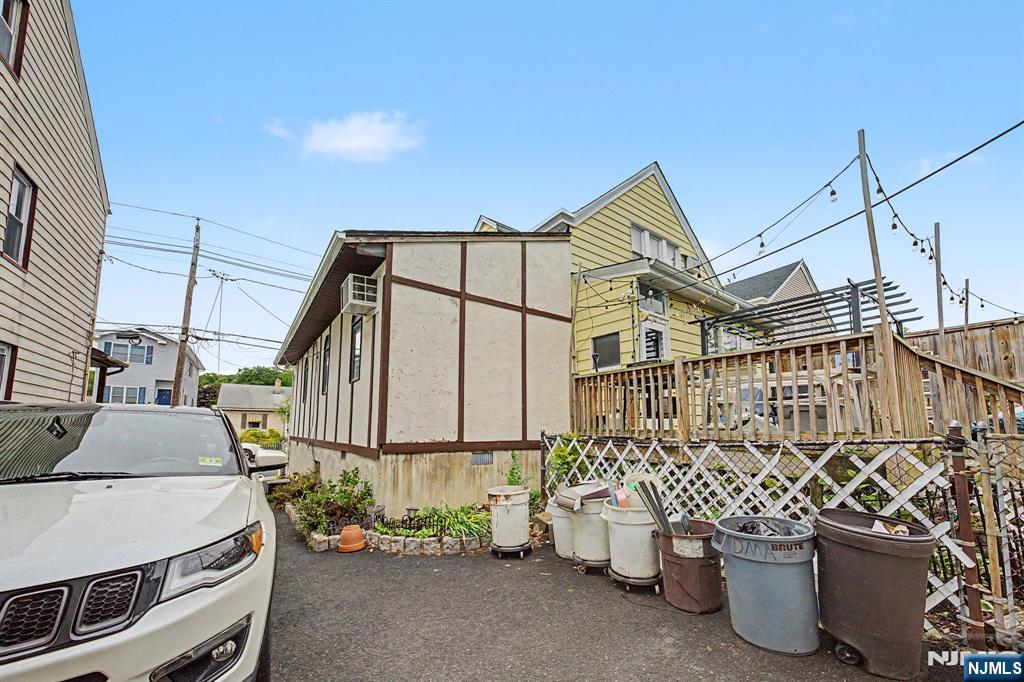 328 Hobart Avenue