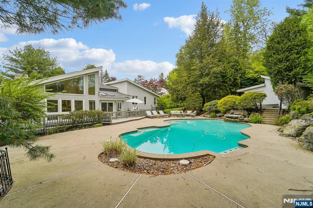 8 Union Hill Road
