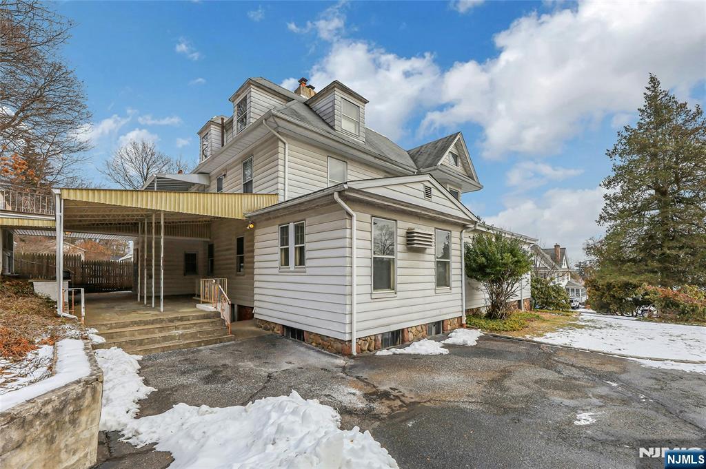16 Mountain Avenue
